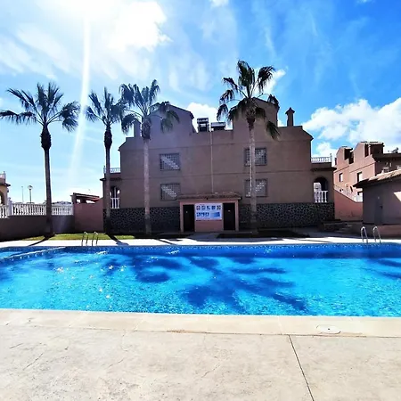 Modern Townhouse With Bbq & Terrace - بيت للعطل *