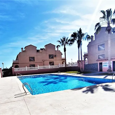 Modern Townhouse With Bbq & Terrace - غران ألاكانت
