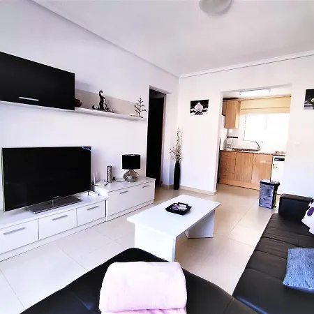 Modern Townhouse With Bbq & Terrace -