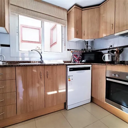 Modern Townhouse With Bbq & Terrace - Holiday home